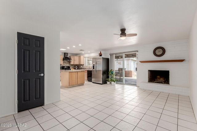 8808 E Wallen Ridge Drive, Tucson, AZ 85710