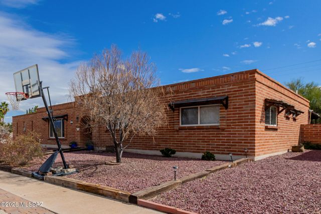 8808 E Wallen Ridge Drive, Tucson, AZ 85710