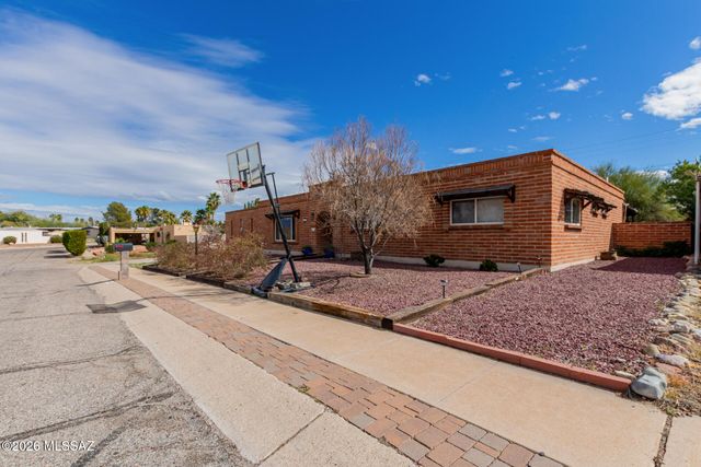 8808 E Wallen Ridge Drive, Tucson, AZ 85710