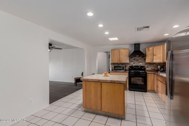8808 E Wallen Ridge Drive, Tucson, AZ 85710