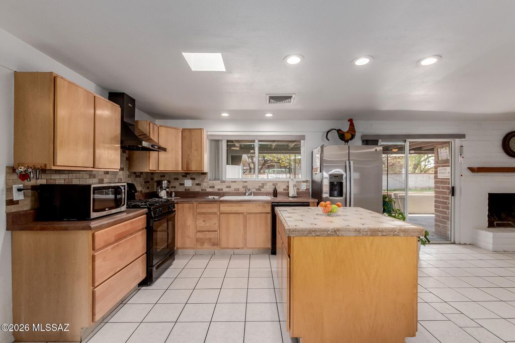 8808 E Wallen Ridge Drive, Tucson, AZ 85710