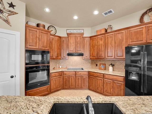 16021 Ethans Crossing, Lytle, TX 78052