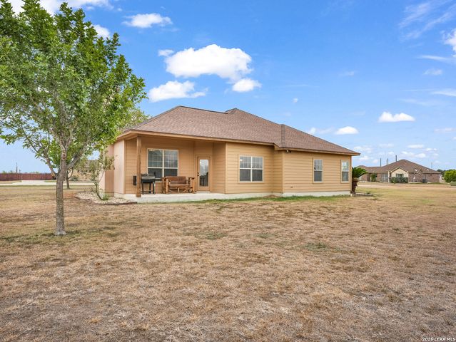 16021 Ethans Crossing, Lytle, TX 78052