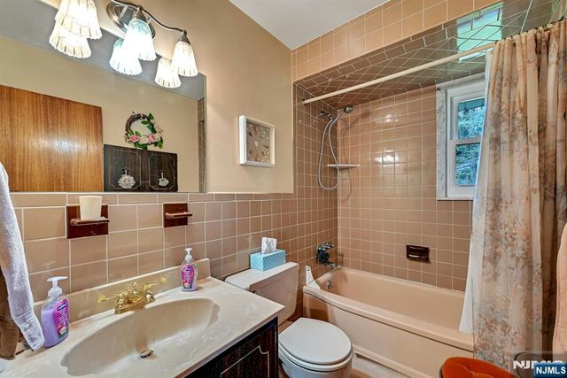 15 Clark Street, Cresskill, NJ 07626