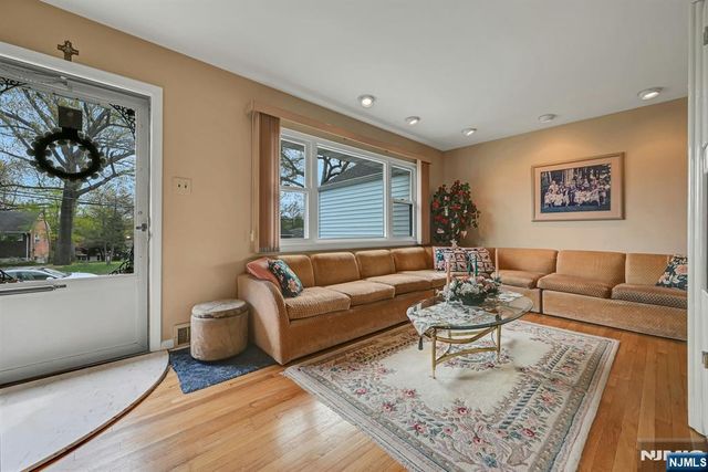 15 Clark Street, Cresskill, NJ 07626