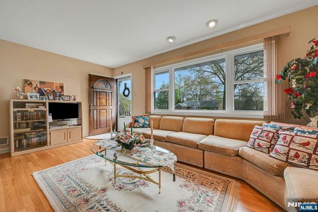 15 Clark Street, Cresskill, NJ 07626