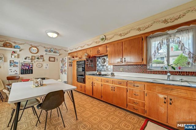15 Clark Street, Cresskill, NJ 07626