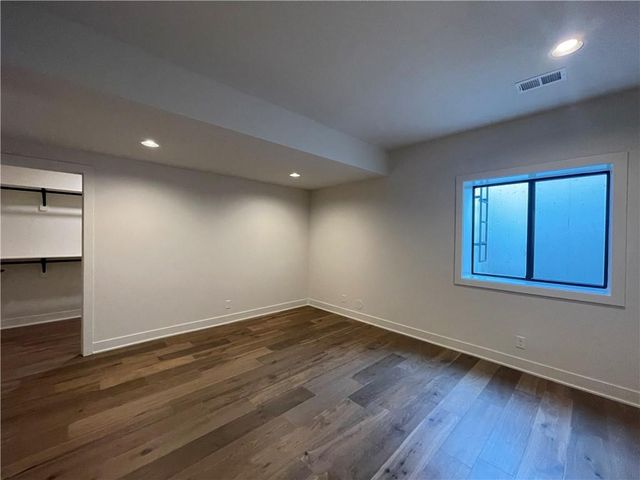 16063 S Twilight Lane, Olathe, KS 66062