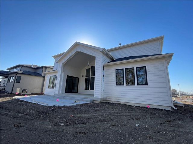 16063 S Twilight Lane, Olathe, KS 66062