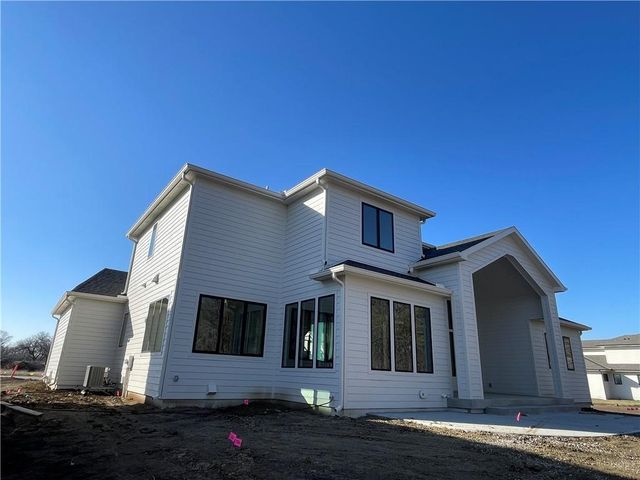 16063 S Twilight Lane, Olathe, KS 66062