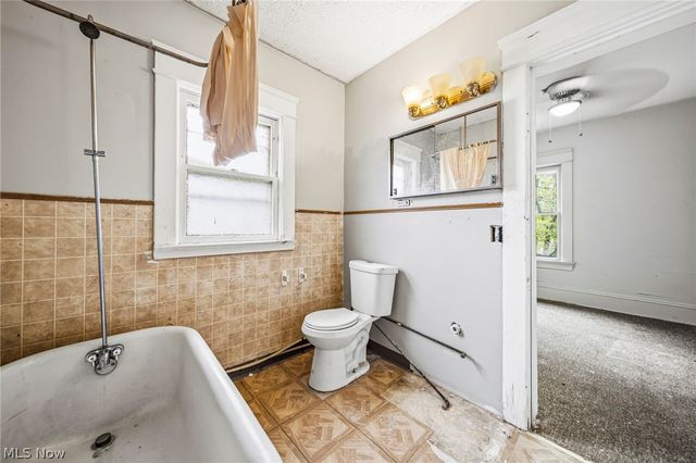 6732 Edna Avenue, Cleveland, OH 44103