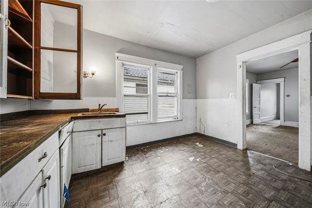 6732 Edna Avenue, Cleveland, OH 44103