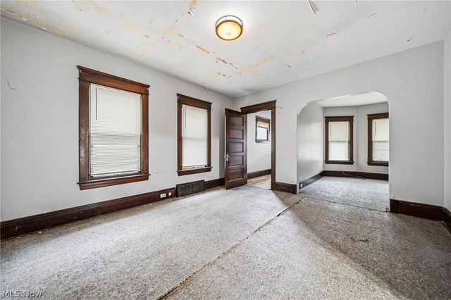6732 Edna Avenue, Cleveland, OH 44103