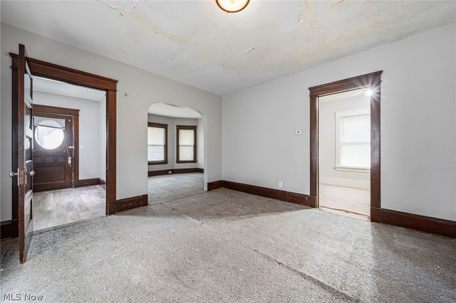 6732 Edna Avenue, Cleveland, OH 44103