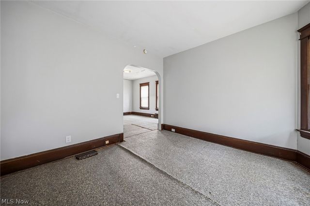 6732 Edna Avenue, Cleveland, OH 44103