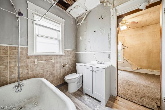 6732 Edna Avenue, Cleveland, OH 44103