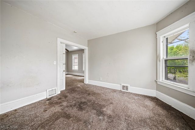 6732 Edna Avenue, Cleveland, OH 44103