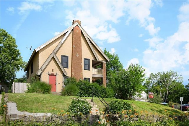 5024 Woodland Avenue, Kansas City, MO 64110