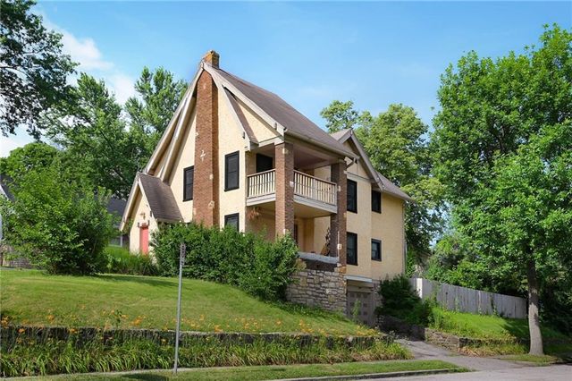 5024 Woodland Avenue, Kansas City, MO 64110