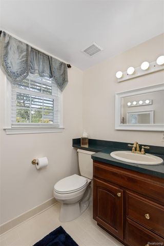 4444 Samoset Road, Royal Oak, MI 48073