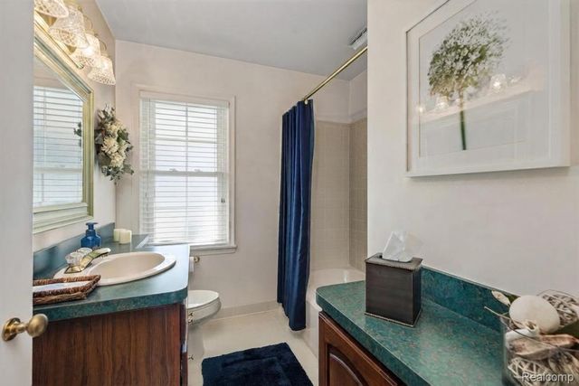 4444 Samoset Road, Royal Oak, MI 48073