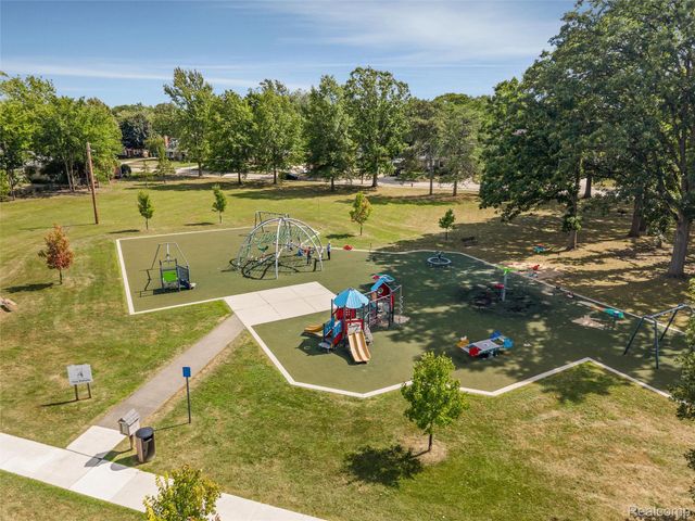 4444 Samoset Road, Royal Oak, MI 48073