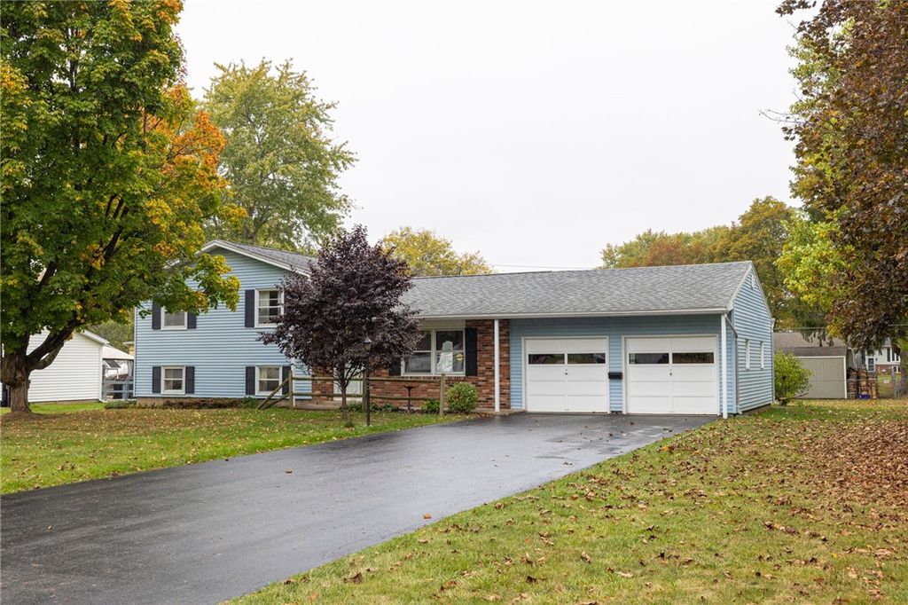 7 West Canon Drive, Chili, NY 14624