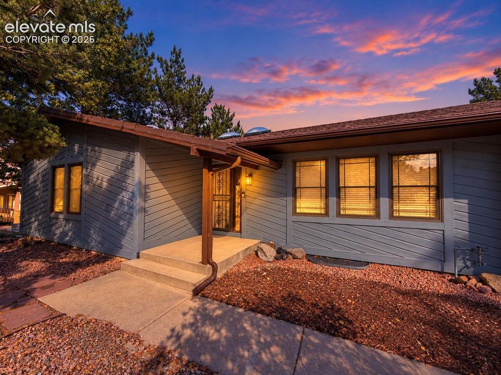 118 Sunbird Cliffs Lane, Colorado Springs, CO 80919 — exterior