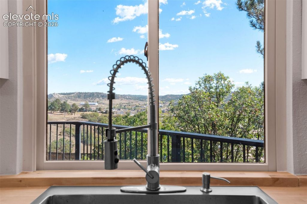 118 Sunbird Cliffs Lane, Colorado Springs, CO 80919 — photo 4