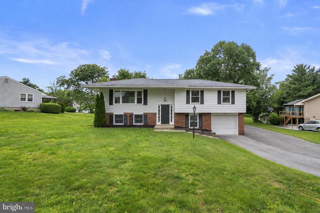 Image 1 of property listing at 6414 BONNIE BRAE RD, Sykesville, MD 21784