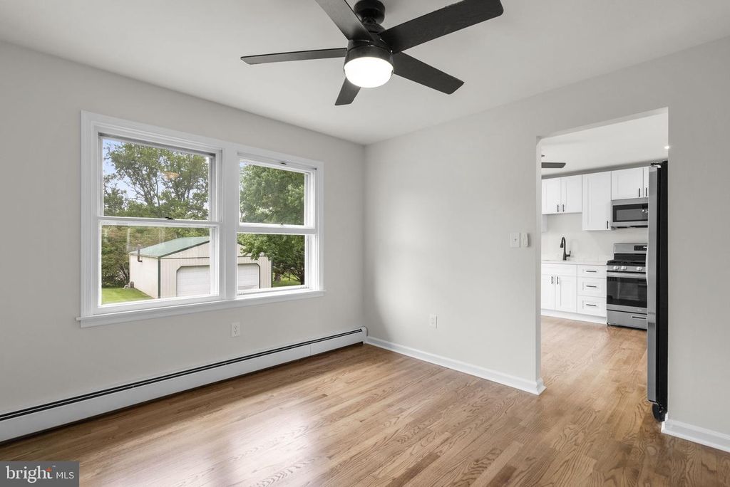 Image 12 of property listing at 6414 BONNIE BRAE RD, Sykesville, MD 21784