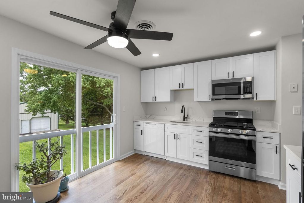 Image 16 of property listing at 6414 BONNIE BRAE RD, Sykesville, MD 21784
