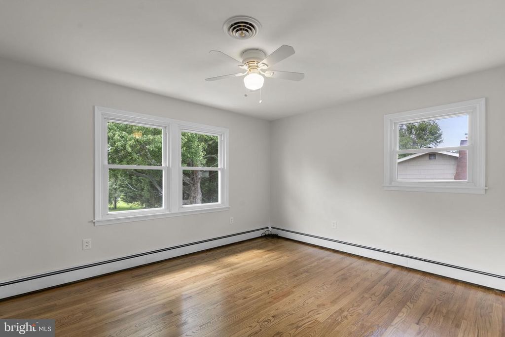 Image 21 of property listing at 6414 BONNIE BRAE RD, Sykesville, MD 21784