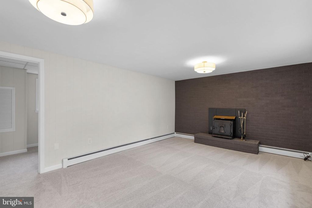 Image 33 of property listing at 6414 BONNIE BRAE RD, Sykesville, MD 21784