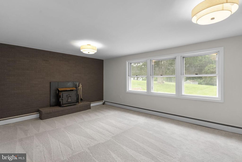 Image 34 of property listing at 6414 BONNIE BRAE RD, Sykesville, MD 21784