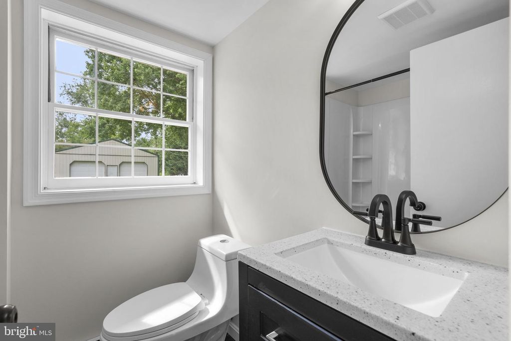 Image 39 of property listing at 6414 BONNIE BRAE RD, Sykesville, MD 21784