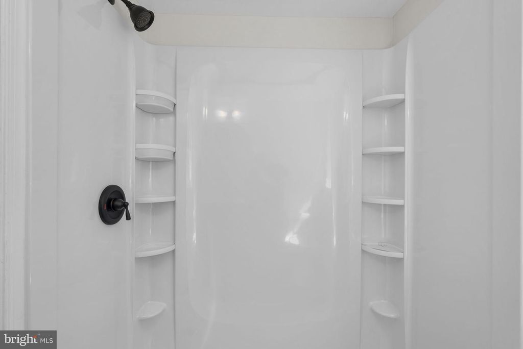 Image 40 of property listing at 6414 BONNIE BRAE RD, Sykesville, MD 21784