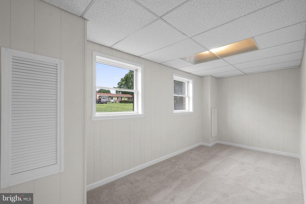 Image 41 of property listing at 6414 BONNIE BRAE RD, Sykesville, MD 21784