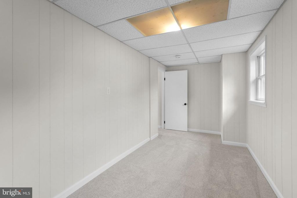 Image 42 of property listing at 6414 BONNIE BRAE RD, Sykesville, MD 21784