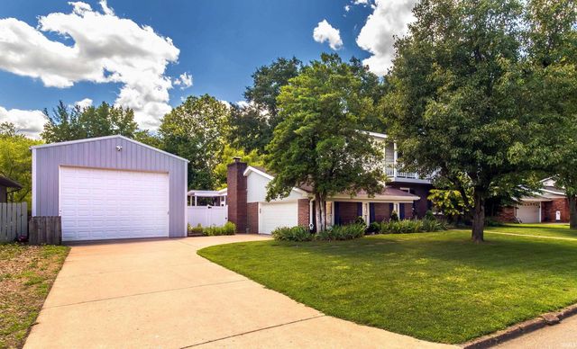 406 Holly Hill Drive, Evansville, IN 47710