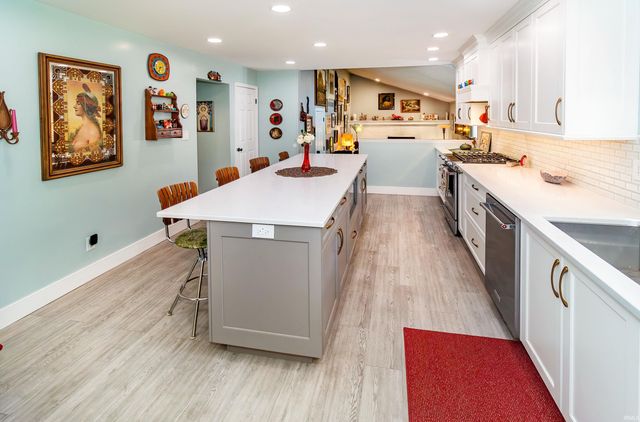 406 Holly Hill Drive, Evansville, IN 47710