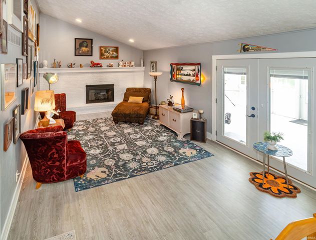 406 Holly Hill Drive, Evansville, IN 47710