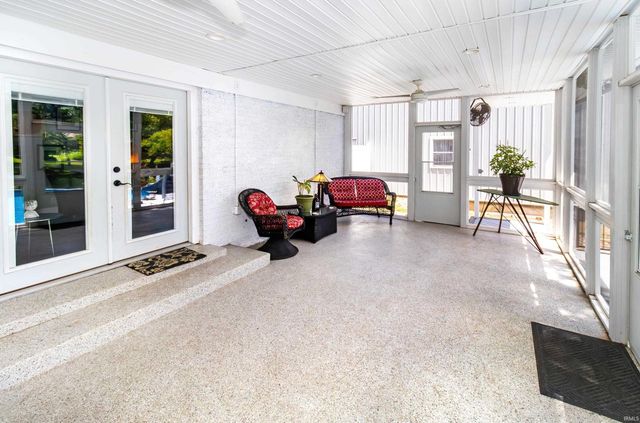 406 Holly Hill Drive, Evansville, IN 47710