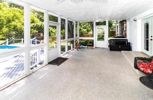 406 Holly Hill Drive, Evansville, IN 47710