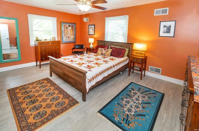 406 Holly Hill Drive, Evansville, IN 47710