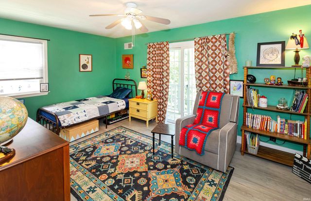 406 Holly Hill Drive, Evansville, IN 47710