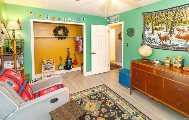 406 Holly Hill Drive, Evansville, IN 47710