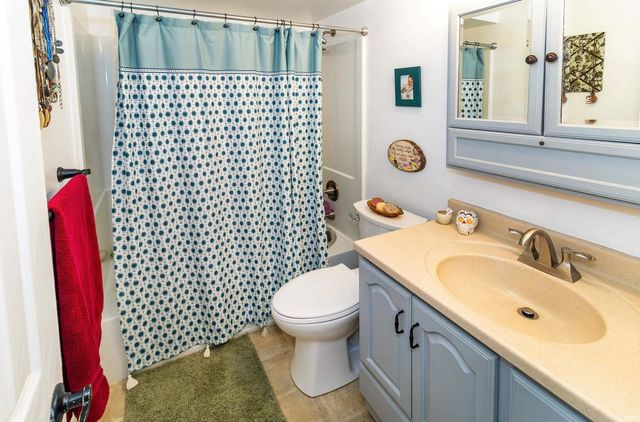 406 Holly Hill Drive, Evansville, IN 47710