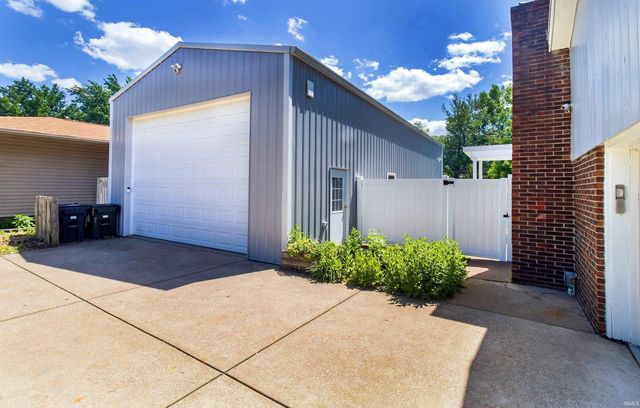 406 Holly Hill Drive, Evansville, IN 47710