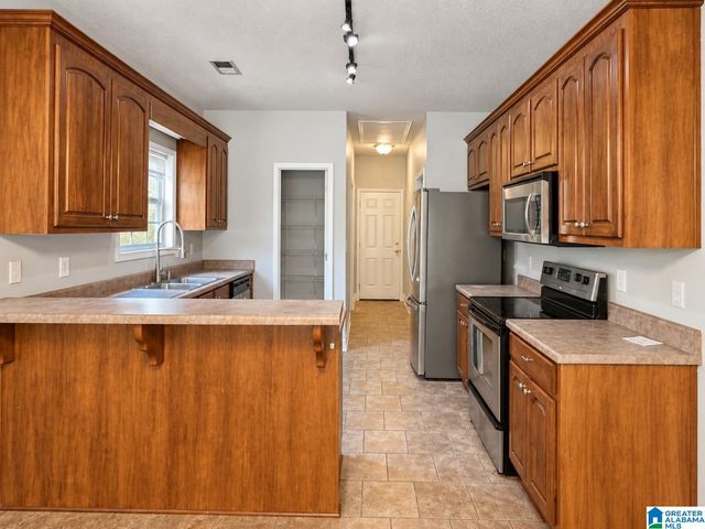 5421 MOORES CIRCLE, Northport, AL 35473